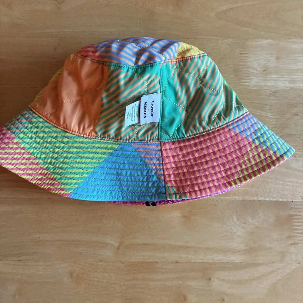 Crayola X Kohls Pink Faux Fur / Fleece Bucket Hat Festival Y2K